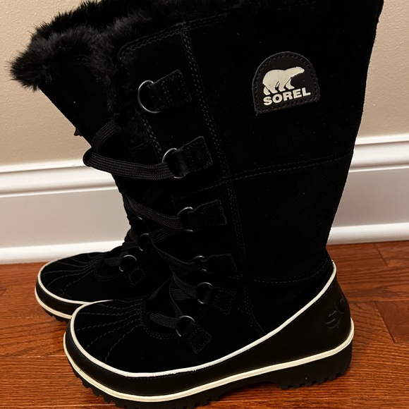 Sorel boots - Picture 2 of 6